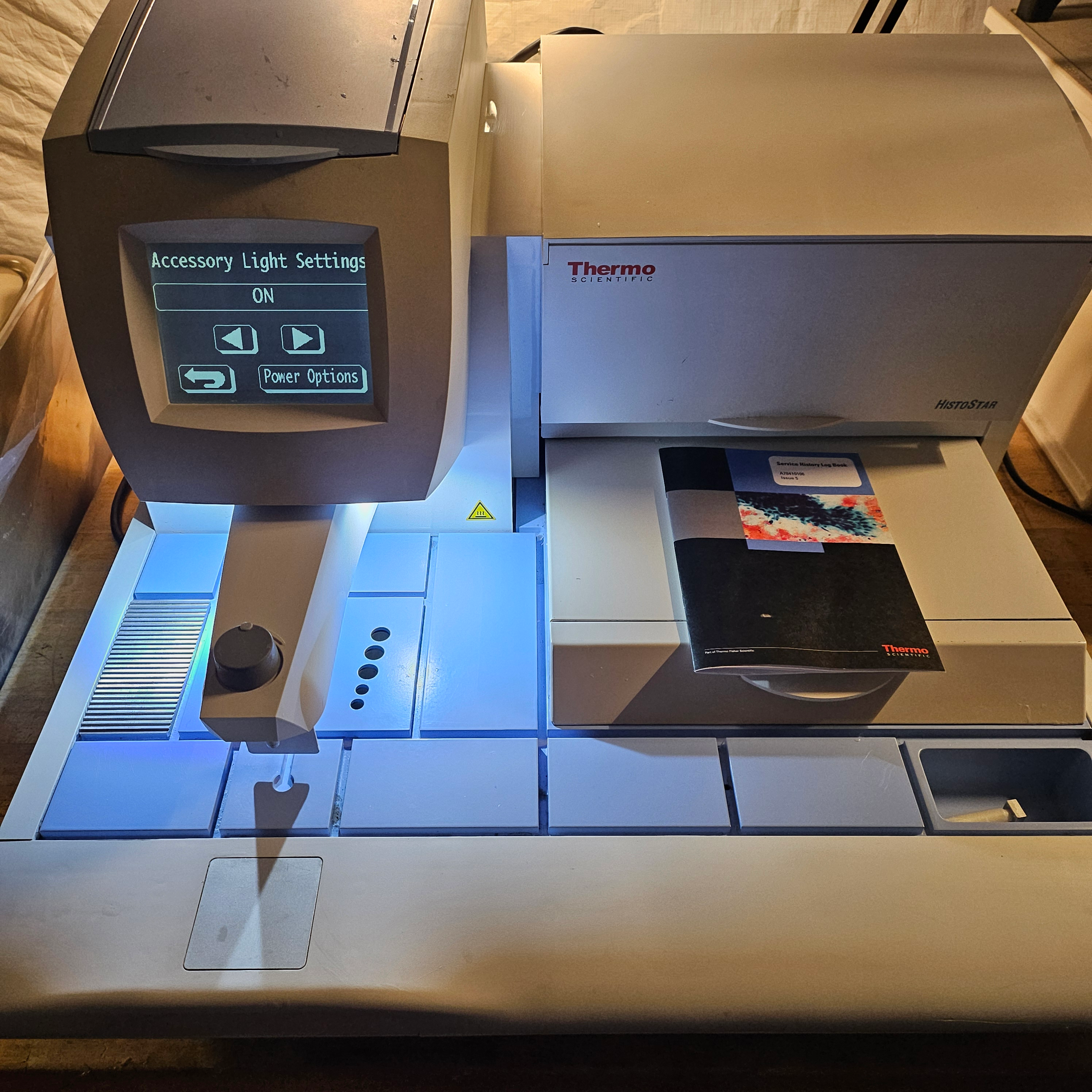 Thermo Scientific HistoStar embedder